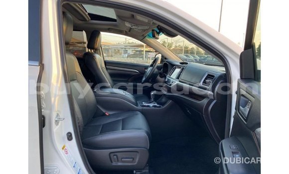 Buy Import Toyota Highlander White Car in Import - Dubai in Al Jazirah State Buy Import Toyota Highlander White Car in Import - Dubai in Al Jazirah State