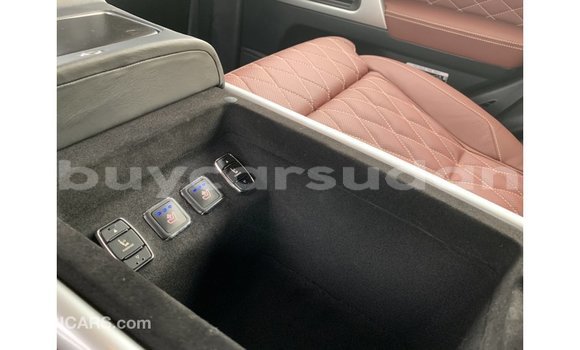 Acheter Import Voiture Toyota Land Cruiser Noir à Import - Dubai, État d'Al Jazirah Acheter Import Voiture Toyota Land Cruiser Noir à Import - Dubai, État d'Al Jazirah