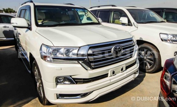 Buy Import Toyota Land Cruiser White Car in Import - Dubai in Al Jazirah State Buy Import Toyota Land Cruiser White Car in Import - Dubai in Al Jazirah State