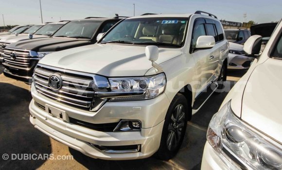 Buy Import Toyota Land Cruiser White Car in Import - Dubai in Al Jazirah State Buy Import Toyota Land Cruiser White Car in Import - Dubai in Al Jazirah State