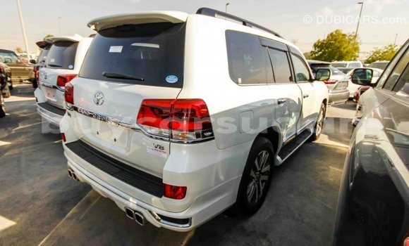 Buy Import Toyota Land Cruiser White Car in Import - Dubai in Al Jazirah State Buy Import Toyota Land Cruiser White Car in Import - Dubai in Al Jazirah State