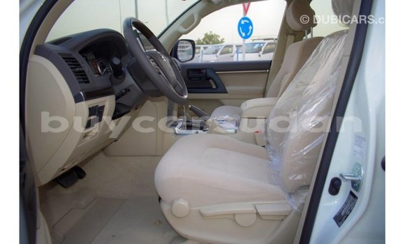 Buy Import Toyota Land Cruiser White Car in Import - Dubai in Al Jazirah State Buy Import Toyota Land Cruiser White Car in Import - Dubai in Al Jazirah State