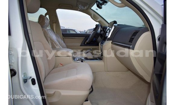 Buy Import Toyota Land Cruiser White Car in Import - Dubai in Al Jazirah State Buy Import Toyota Land Cruiser White Car in Import - Dubai in Al Jazirah State