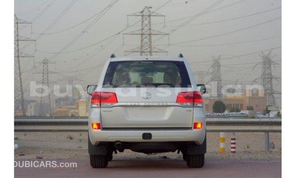 Buy Import Toyota Land Cruiser White Car in Import - Dubai in Al Jazirah State Buy Import Toyota Land Cruiser White Car in Import - Dubai in Al Jazirah State