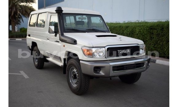 Buy Import Toyota Land Cruiser White Car in Import - Dubai in Al Jazirah State Buy Import Toyota Land Cruiser White Car in Import - Dubai in Al Jazirah State