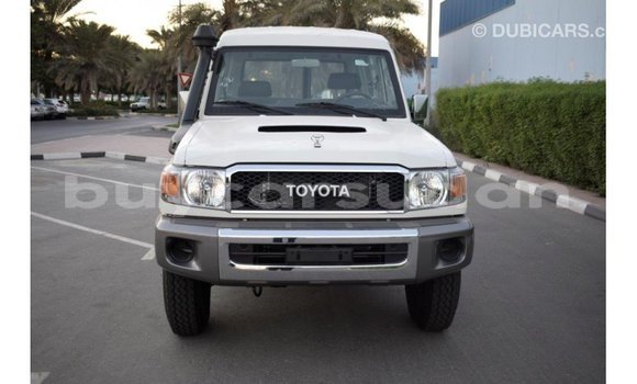 Buy Import Toyota Land Cruiser White Car in Import - Dubai in Al Jazirah State Buy Import Toyota Land Cruiser White Car in Import - Dubai in Al Jazirah State