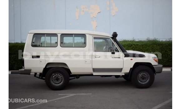Buy Import Toyota Land Cruiser White Car in Import - Dubai in Al Jazirah State Buy Import Toyota Land Cruiser White Car in Import - Dubai in Al Jazirah State
