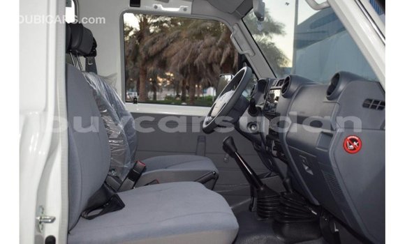 Buy Import Toyota Land Cruiser White Car in Import - Dubai in Al Jazirah State Buy Import Toyota Land Cruiser White Car in Import - Dubai in Al Jazirah State