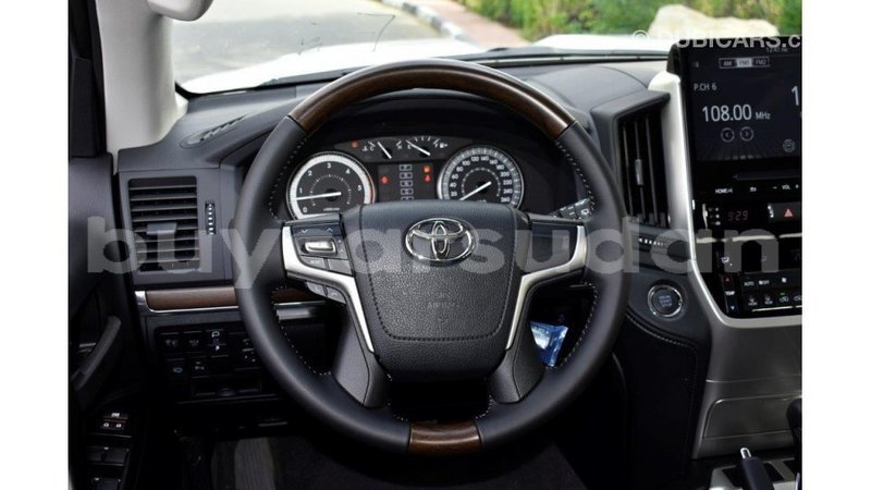 Big with watermark toyota land cruiser al jazirah state import dubai 2041