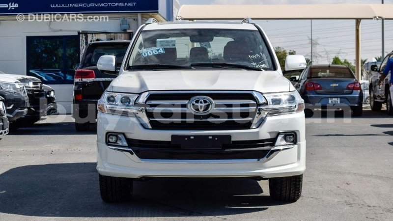 Big with watermark toyota land cruiser al jazirah state import dubai 2046