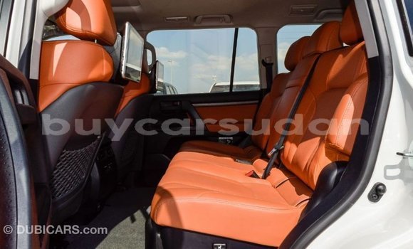 Buy Import Toyota Land Cruiser White Car in Import - Dubai in Al Jazirah State Buy Import Toyota Land Cruiser White Car in Import - Dubai in Al Jazirah State