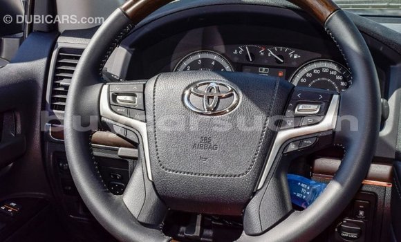 Buy Import Toyota Land Cruiser White Car in Import - Dubai in Al Jazirah State Buy Import Toyota Land Cruiser White Car in Import - Dubai in Al Jazirah State