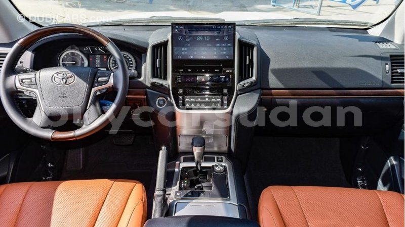 Big with watermark toyota land cruiser al jazirah state import dubai 2046