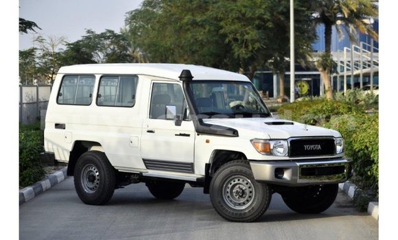 Buy Import Toyota Land Cruiser White Car in Import - Dubai in Al Jazirah State Buy Import Toyota Land Cruiser White Car in Import - Dubai in Al Jazirah State
