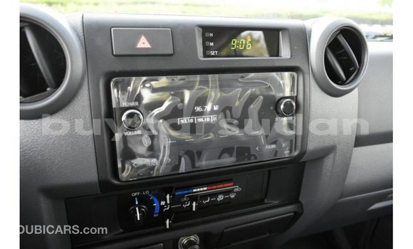 Buy Import Toyota Land Cruiser White Car in Import - Dubai in Al Jazirah State Buy Import Toyota Land Cruiser White Car in Import - Dubai in Al Jazirah State
