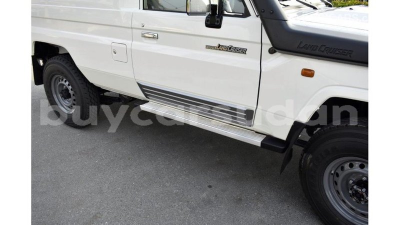 Big with watermark toyota land cruiser al jazirah state import dubai 2047