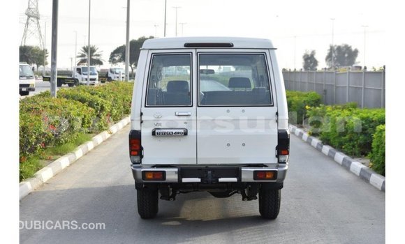 Buy Import Toyota Land Cruiser White Car in Import - Dubai in Al Jazirah State Buy Import Toyota Land Cruiser White Car in Import - Dubai in Al Jazirah State