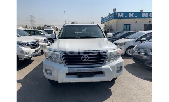 Buy Import Toyota Land Cruiser White Car in Import - Dubai in Al Jazirah State Buy Import Toyota Land Cruiser White Car in Import - Dubai in Al Jazirah State