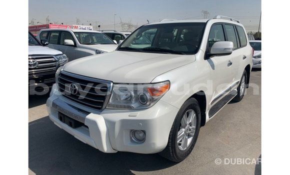 Buy Import Toyota Land Cruiser White Car in Import - Dubai in Al Jazirah State Buy Import Toyota Land Cruiser White Car in Import - Dubai in Al Jazirah State