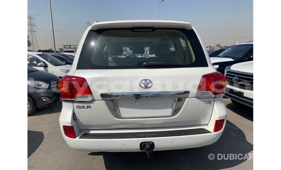 Buy Import Toyota Land Cruiser White Car in Import - Dubai in Al Jazirah State Buy Import Toyota Land Cruiser White Car in Import - Dubai in Al Jazirah State