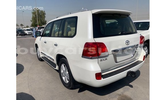 Buy Import Toyota Land Cruiser White Car in Import - Dubai in Al Jazirah State Buy Import Toyota Land Cruiser White Car in Import - Dubai in Al Jazirah State