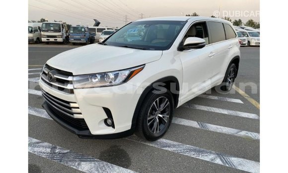 Buy Import Toyota Highlander White Car in Import - Dubai in Al Jazirah State Buy Import Toyota Highlander White Car in Import - Dubai in Al Jazirah State