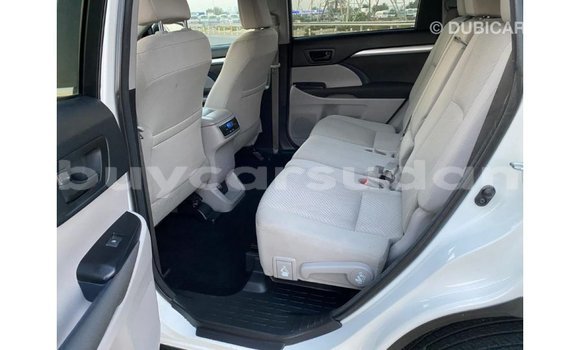 Buy Import Toyota Highlander White Car in Import - Dubai in Al Jazirah State Buy Import Toyota Highlander White Car in Import - Dubai in Al Jazirah State