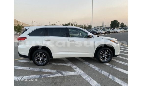 Buy Import Toyota Highlander White Car in Import - Dubai in Al Jazirah State Buy Import Toyota Highlander White Car in Import - Dubai in Al Jazirah State