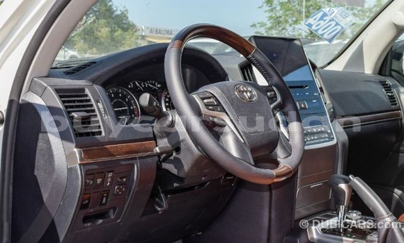 Buy Import Toyota Land Cruiser White Car in Import - Dubai in Al Jazirah State Buy Import Toyota Land Cruiser White Car in Import - Dubai in Al Jazirah State