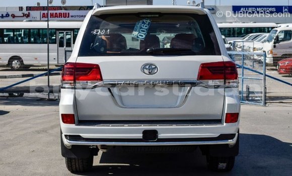 Buy Import Toyota Land Cruiser White Car in Import - Dubai in Al Jazirah State Buy Import Toyota Land Cruiser White Car in Import - Dubai in Al Jazirah State