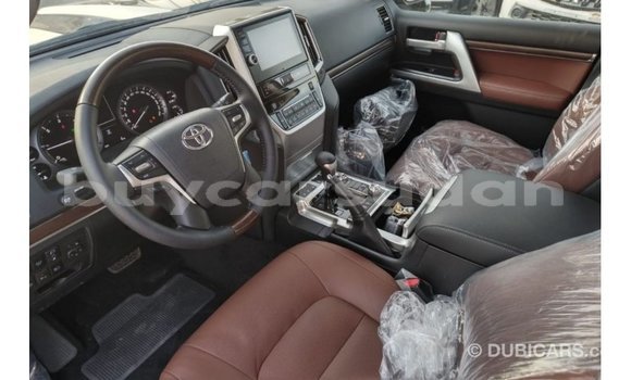 Acheter Import Voiture Toyota Land Cruiser Blanc à Import - Dubai, État d'Al Jazirah Acheter Import Voiture Toyota Land Cruiser Blanc à Import - Dubai, État d'Al Jazirah