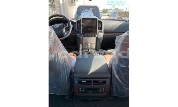 Acheter Import Voiture Toyota Land Cruiser Blanc à Import - Dubai, État d'Al Jazirah Acheter Import Voiture Toyota Land Cruiser Blanc à Import - Dubai, État d'Al Jazirah