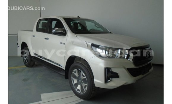 Buy Import Toyota Hilux White Car in Import - Dubai in Al Jazirah State Buy Import Toyota Hilux White Car in Import - Dubai in Al Jazirah State