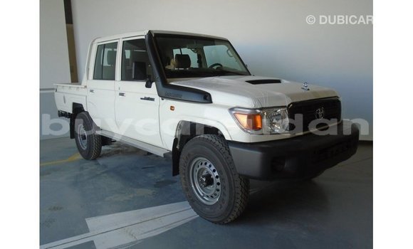 Buy Import Toyota Land Cruiser White Car in Import - Dubai in Al Jazirah State Buy Import Toyota Land Cruiser White Car in Import - Dubai in Al Jazirah State