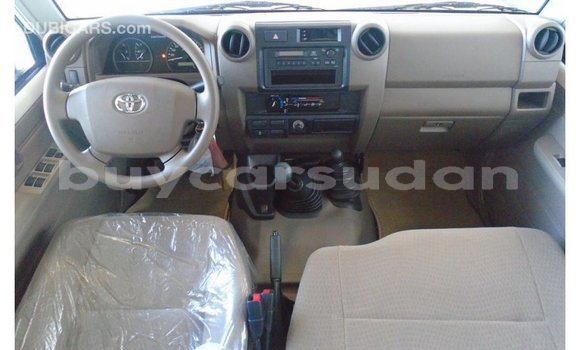 Buy Import Toyota Land Cruiser White Car in Import - Dubai in Al Jazirah State Buy Import Toyota Land Cruiser White Car in Import - Dubai in Al Jazirah State