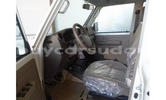 Buy Import Toyota Land Cruiser White Car in Import - Dubai in Al Jazirah State Buy Import Toyota Land Cruiser White Car in Import - Dubai in Al Jazirah State