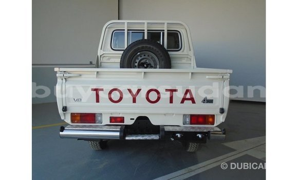 Buy Import Toyota Land Cruiser White Car in Import - Dubai in Al Jazirah State Buy Import Toyota Land Cruiser White Car in Import - Dubai in Al Jazirah State