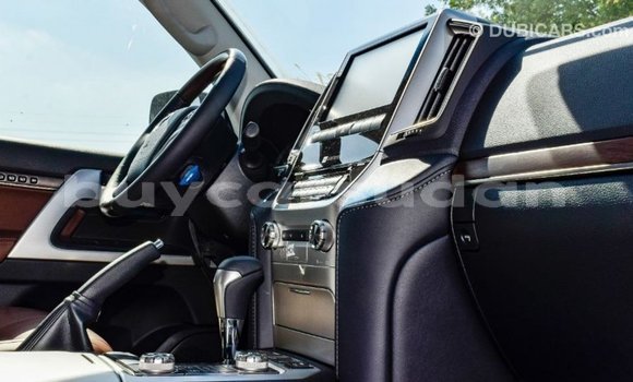 Acheter Import Voiture Toyota Land Cruiser Noir à Import - Dubai, État d'Al Jazirah Acheter Import Voiture Toyota Land Cruiser Noir à Import - Dubai, État d'Al Jazirah