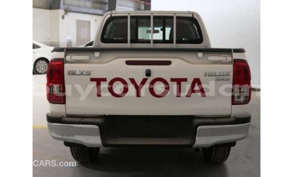 Buy Import Toyota Hilux White Car in Import - Dubai in Al Jazirah State Buy Import Toyota Hilux White Car in Import - Dubai in Al Jazirah State