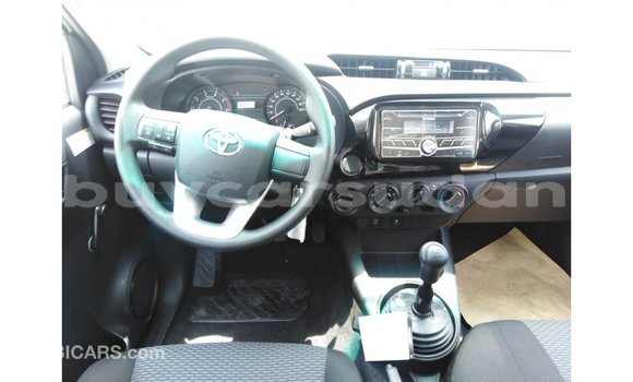 Buy Import Toyota Hilux White Car in Import - Dubai in Al Jazirah State Buy Import Toyota Hilux White Car in Import - Dubai in Al Jazirah State