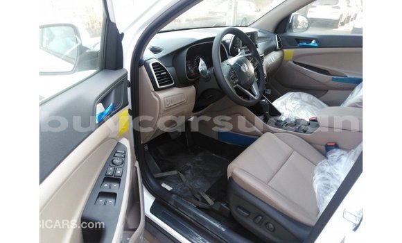 Buy Import Hyundai Tucson White Car in Import - Dubai in Al Jazirah State Buy Import Hyundai Tucson White Car in Import - Dubai in Al Jazirah State