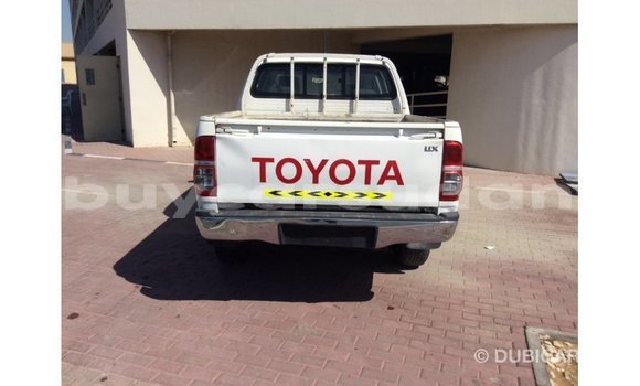 Acheter Import Voiture Toyota Hilux Blanc à Import - Dubai, État d'Al Jazirah Acheter Import Voiture Toyota Hilux Blanc à Import - Dubai, État d'Al Jazirah