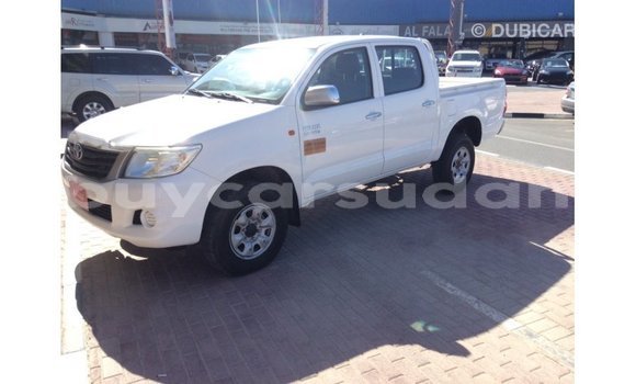 Acheter Import Voiture Toyota Hilux Blanc à Import - Dubai, État d'Al Jazirah Acheter Import Voiture Toyota Hilux Blanc à Import - Dubai, État d'Al Jazirah