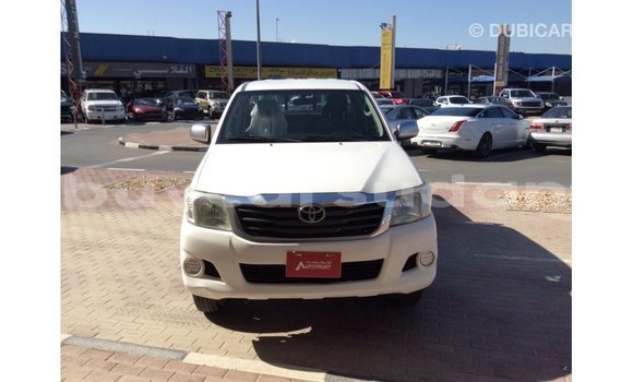 Acheter Import Voiture Toyota Hilux Blanc à Import - Dubai, État d'Al Jazirah Acheter Import Voiture Toyota Hilux Blanc à Import - Dubai, État d'Al Jazirah