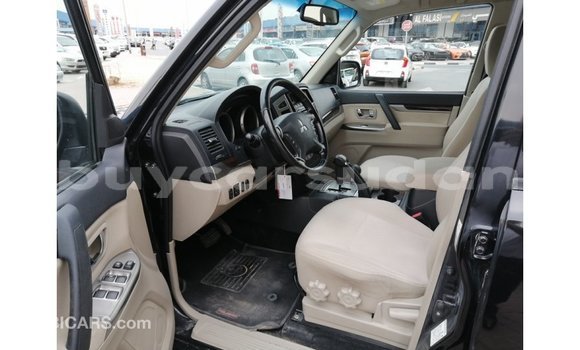 Acheter Import Voiture Mitsubishi Pajero Noir à Import - Dubai, État d'Al Jazirah Acheter Import Voiture Mitsubishi Pajero Noir à Import - Dubai, État d'Al Jazirah