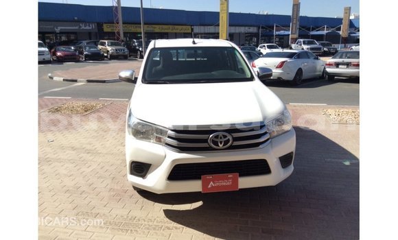 Acheter Import Voiture Toyota Hilux Blanc à Import - Dubai, État d'Al Jazirah Acheter Import Voiture Toyota Hilux Blanc à Import - Dubai, État d'Al Jazirah