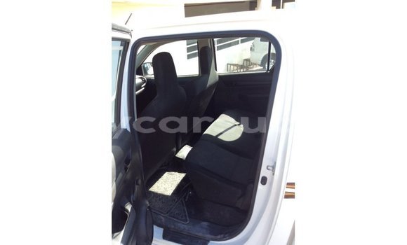 Acheter Import Voiture Toyota Hilux Blanc à Import - Dubai, État d'Al Jazirah Acheter Import Voiture Toyota Hilux Blanc à Import - Dubai, État d'Al Jazirah