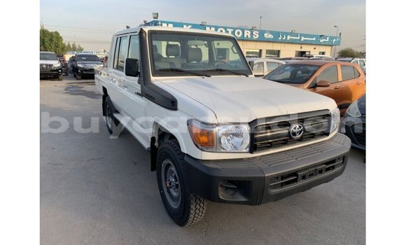 Buy Import Toyota Land Cruiser White Car in Import - Dubai in Al Jazirah State Buy Import Toyota Land Cruiser White Car in Import - Dubai in Al Jazirah State