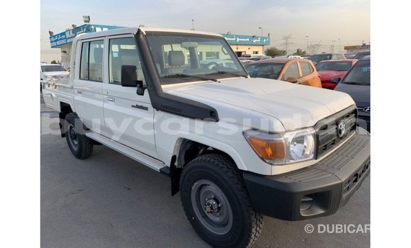 Buy Import Toyota Land Cruiser White Car in Import - Dubai in Al Jazirah State Buy Import Toyota Land Cruiser White Car in Import - Dubai in Al Jazirah State