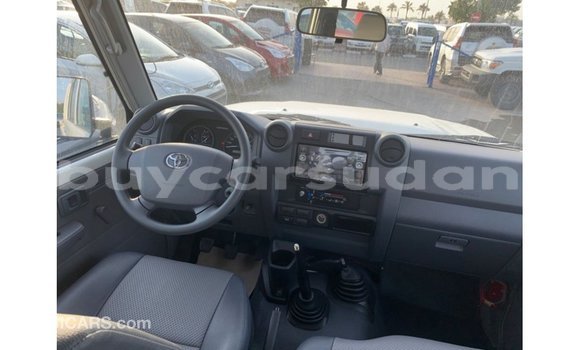 Buy Import Toyota Land Cruiser White Car in Import - Dubai in Al Jazirah State Buy Import Toyota Land Cruiser White Car in Import - Dubai in Al Jazirah State
